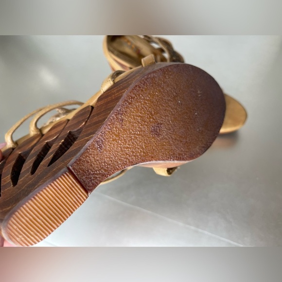 Women's Shi by Journey Wood Wedge Heels Beaded Sequin Top Sandals Size 8 - Picture 5 of 7